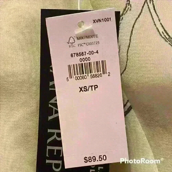 NWT: Banana Republic V Neck Peplum Sleeveless Blouse - Picture 14 of 16